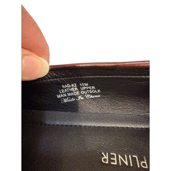 Donald Pliner Womens Burgundy Patent Leather Loafers Size 9, Pre-Owned Good Con - Picture 9 of 9